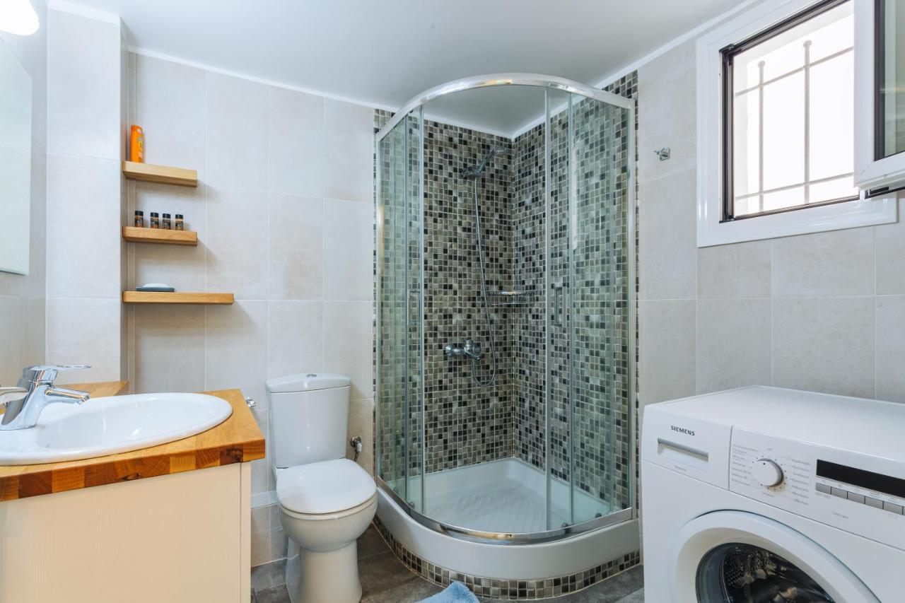Upscale Modern Escape In The Historic Center Lägenhet Kalamata Exteriör bild